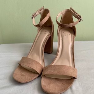 A New Day Ema High Block Heel Pumps Size 7